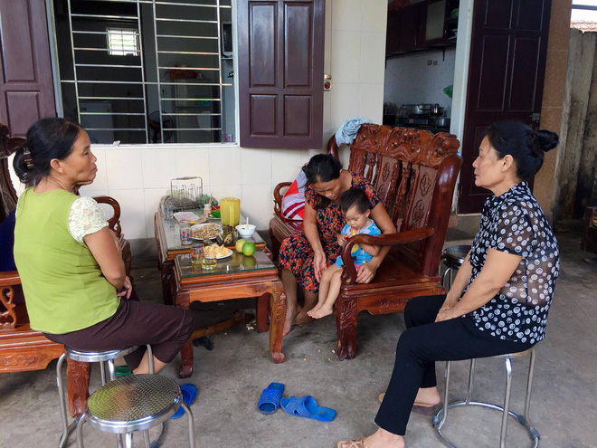 vu ca nha nghi bi ngo doc khi di du lich da nang may dem lien con ut deu oa khoc doi bu sua me moi lan vay toi deu khong cam duoc nuoc mat