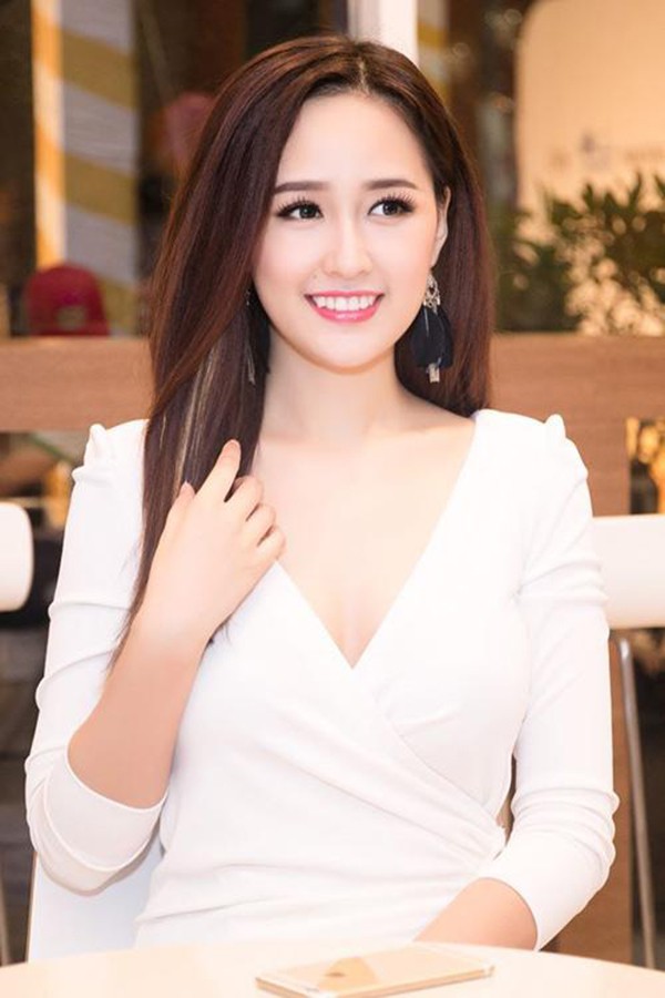 do nhan sac cua 4 nguoi dep dang quang hoa hau viet nam nam 18 tuoi