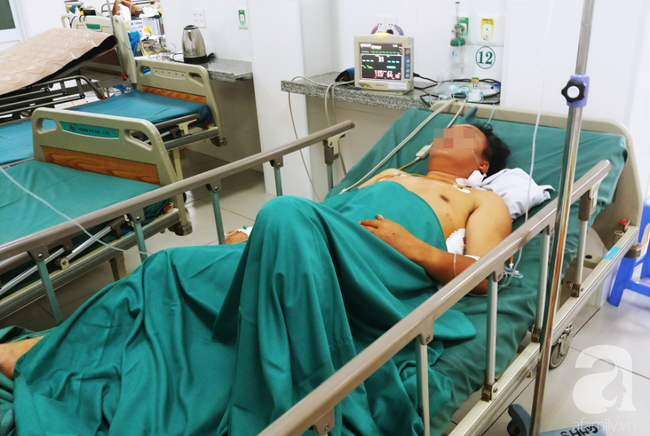 tphcm bop coi xin duong lien tuc nhung bi tan cong tai xe container dam chu xe may chet tai cho