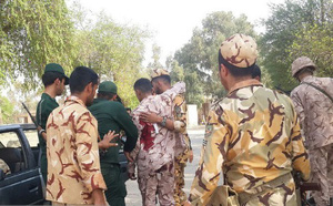 nguy trang bang quan phuc khung bo tao ton na sung trong le duyet binh iran 74 nguoi thuong vong
