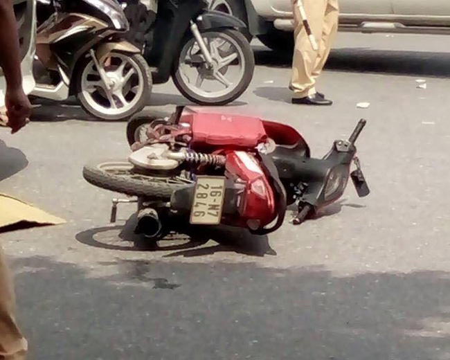 hai phong va cham voi xe tai nu sinh truong y bi can tu vong