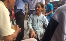 vu phat hien thi the sau dam chay day tro gan vien nhi tw nguoi me nhan ra con gai qua chiec vong deo co