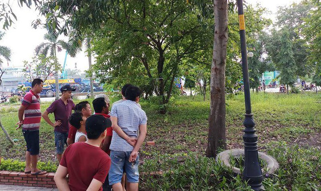 tp hcm di tap the duc nguoi dan ta hoa phat hien nguoi dan ong treo co trong tu the ngoi trong tui co 2 la thu
