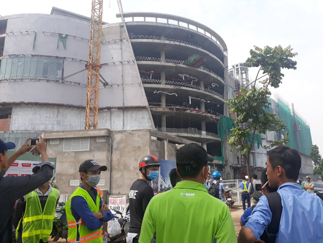 tphcm 3 cong nhan roi tu cong trinh trung tam thuong mai xuong dat nam bat dong phai nhap vien cap cuu
