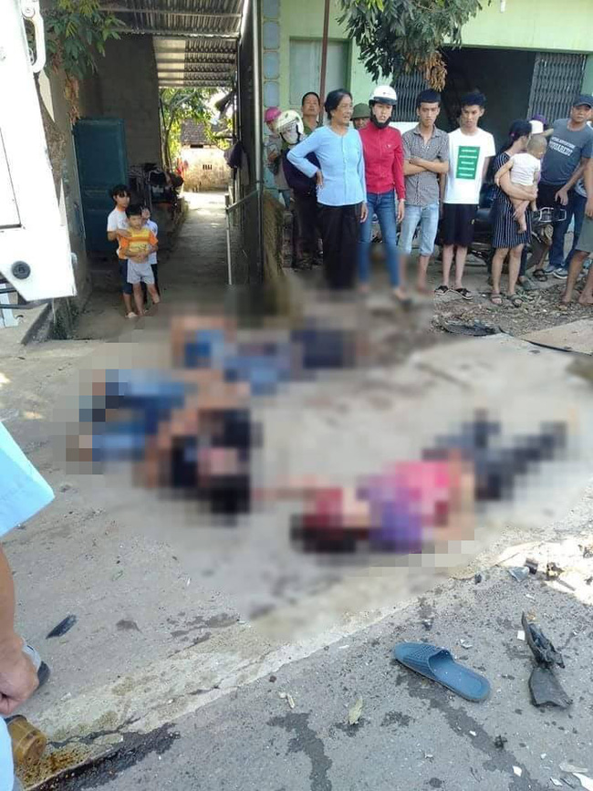 son la xe 4 cho dam vao duoi xe tai khien 4 nguoi thuong vong