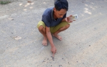 nhan chung vu be gai 10 tuoi nghi bi cua co tu vong nghe tieng keu cuu tham thiet chay ra hoi thi chau da kiet suc khong noi duoc nua