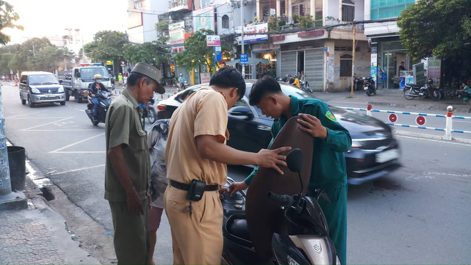 co gai di xe may tay ga roi khoi hien truong sau va cham khien 1 nguoi chet o sai gon