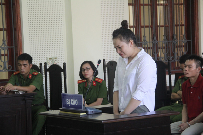 thieu phu ngat xiu tai toa khi nghe hdxx tang an ve toi giet nguoi