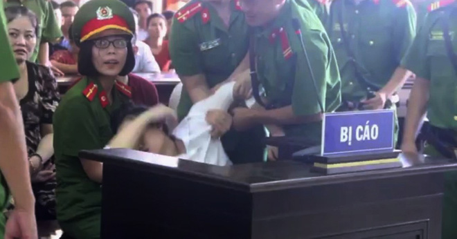 thieu phu ngat xiu tai toa khi nghe hdxx tang an ve toi giet nguoi