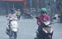 khong khi lanh tran ve ha noi mua rao va rai rac co dong