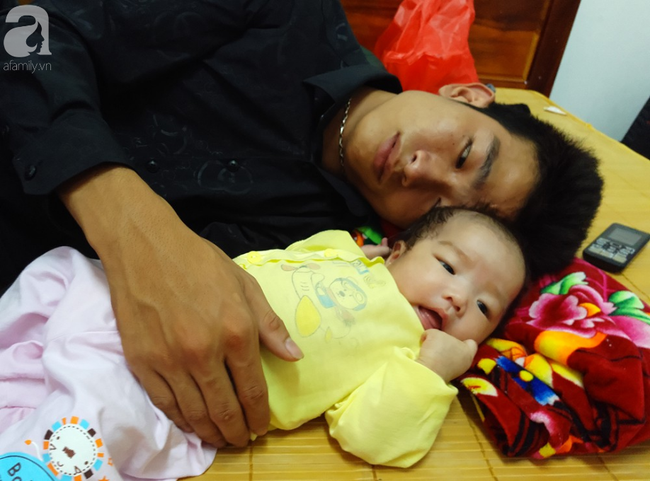 tuyen quang tam dem sau sinh khien ba me 18 tuoi dot tu de lai 2 con nho khi chua day 1 thang