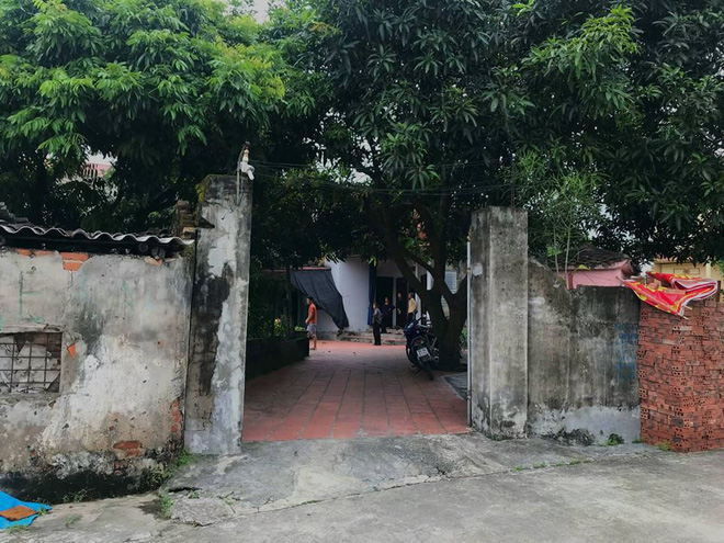 gia canh dang thuong cua nguoi me don than tu vong vi thanh sat roi vua dua con gai len ha noi nhap hoc lop 1