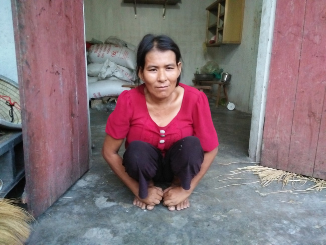 canh doi buon cua nguoi dan ba do hoi mac benh hiem ngheo hang ngay van mo cua bat oc nuoi con an hoc