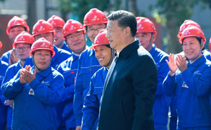 2 buc anh tiet lo vi the cua ong tap can binh so voi ong mao trach dong