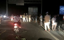 dam vao duoi xe tai do ben duong nam thanh nien 20 tuoi tu vong tai cho