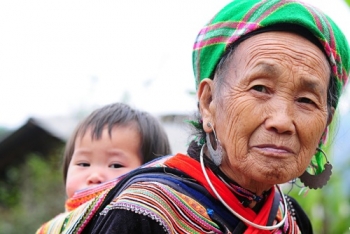 Quanh chuyện sống với người già