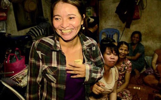 ngan hang nhat dong y doi 1 trieu yen bi rach cho 1 nguoi viet