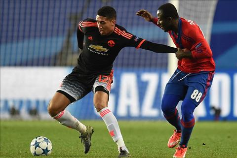 hlv van gaal chris smalling se la quy dau dan trong tuong lai