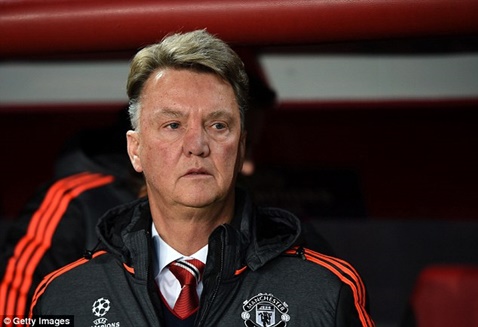 hlv van gaal chris smalling se la quy dau dan trong tuong lai