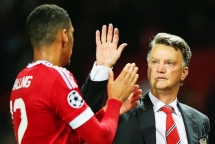 hlv van gaal chris smalling se la quy dau dan trong tuong lai