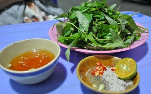 rau ram o lai chiu loi dang cay