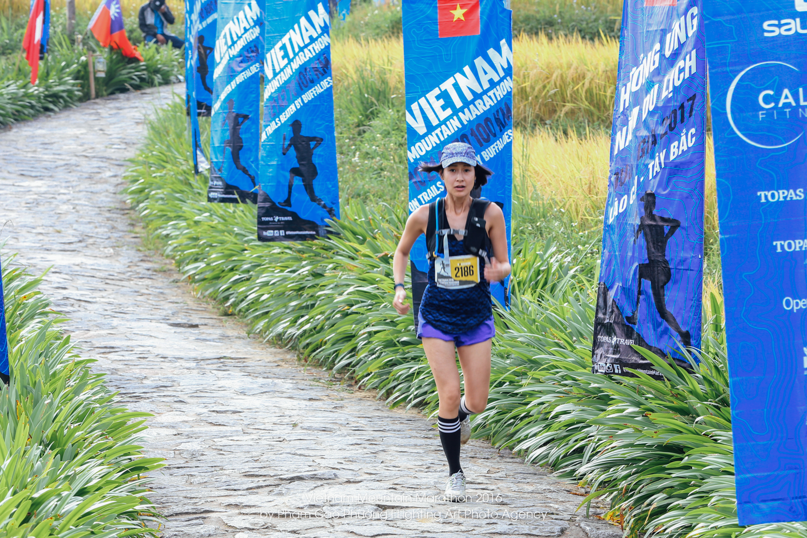 ngoi sao de mai tinh kathy uyen chinh phuc 21km vuot nui sa pa