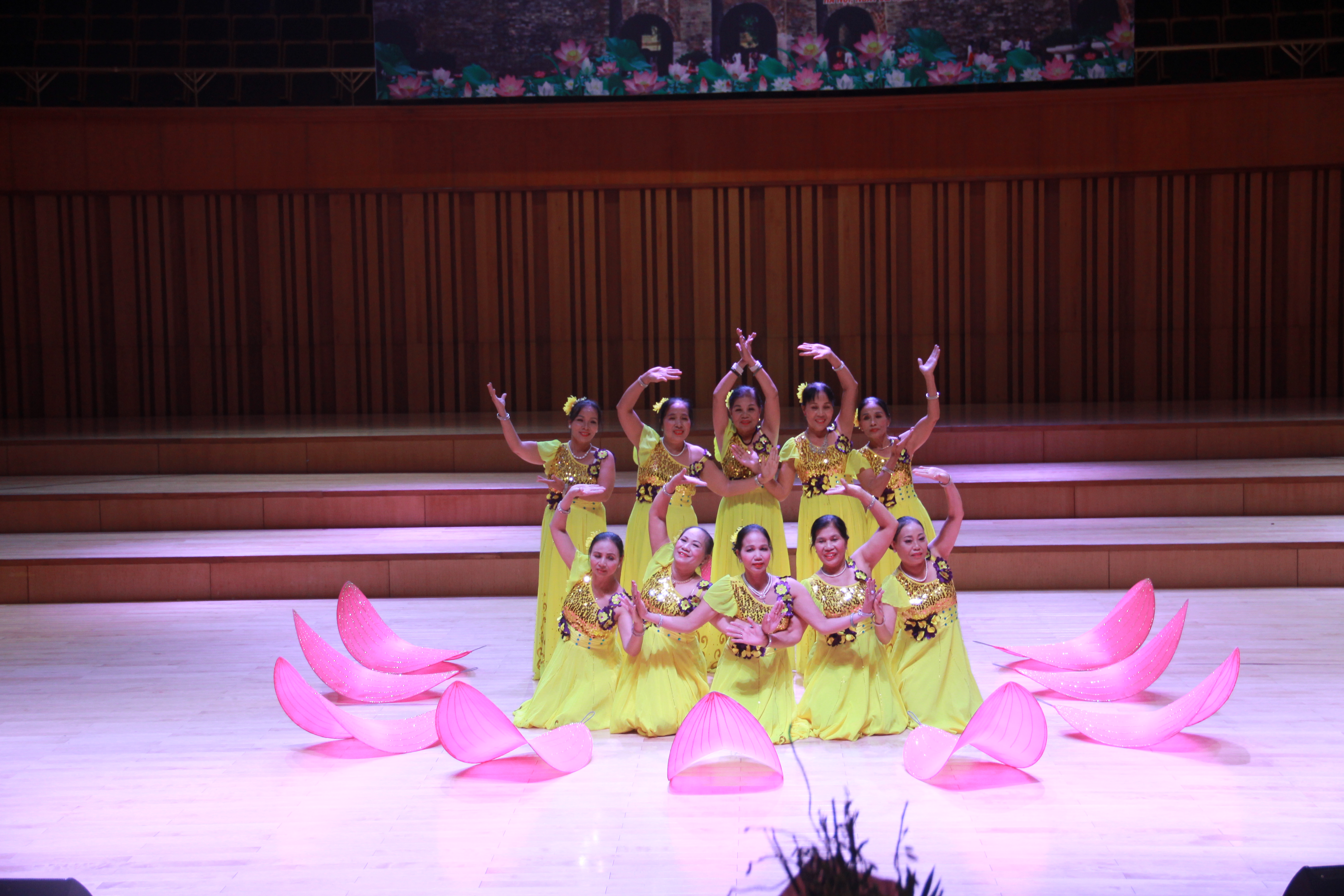 unesco ha noi chao mung giai phong thu do bang am nhac