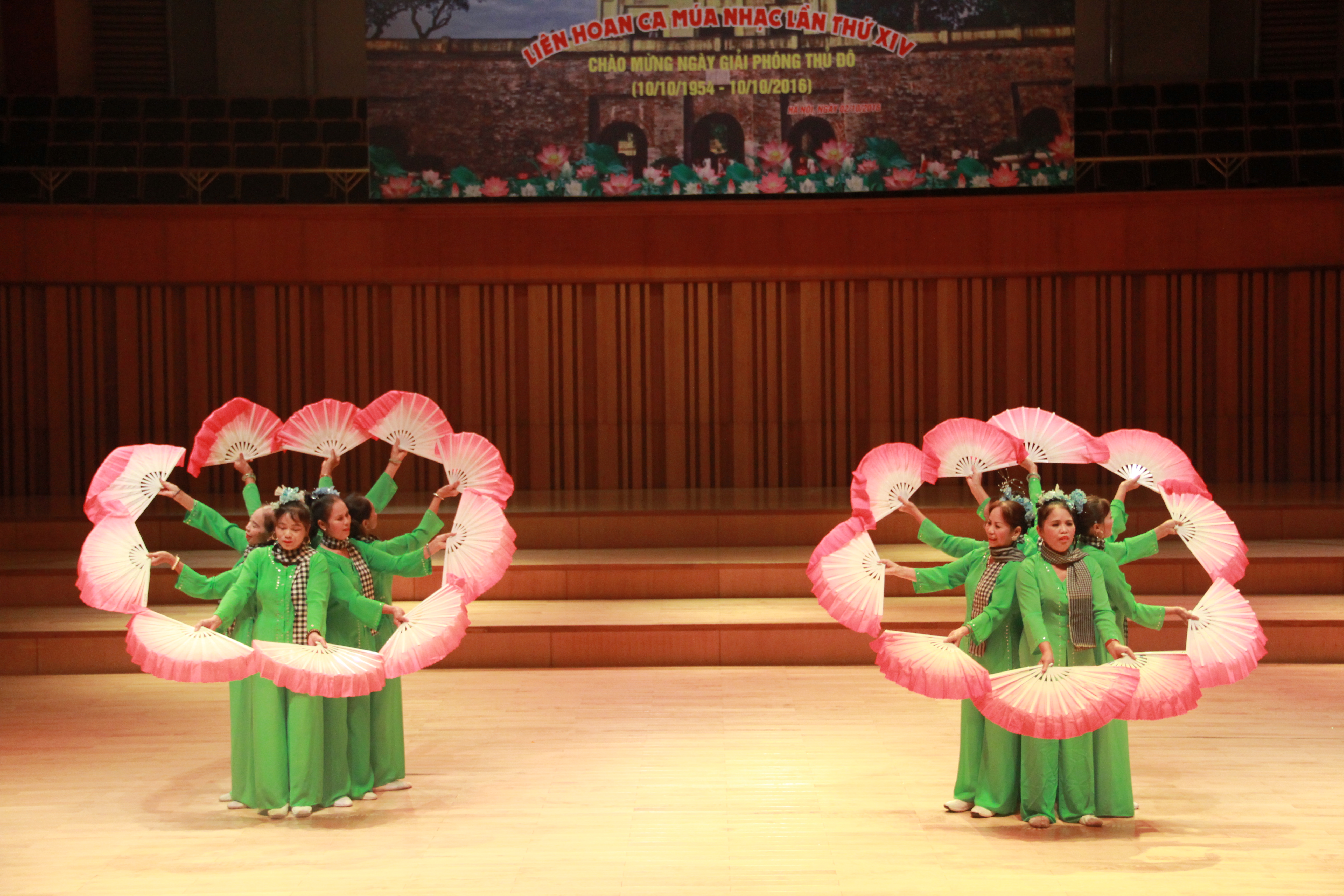 unesco ha noi chao mung giai phong thu do bang am nhac