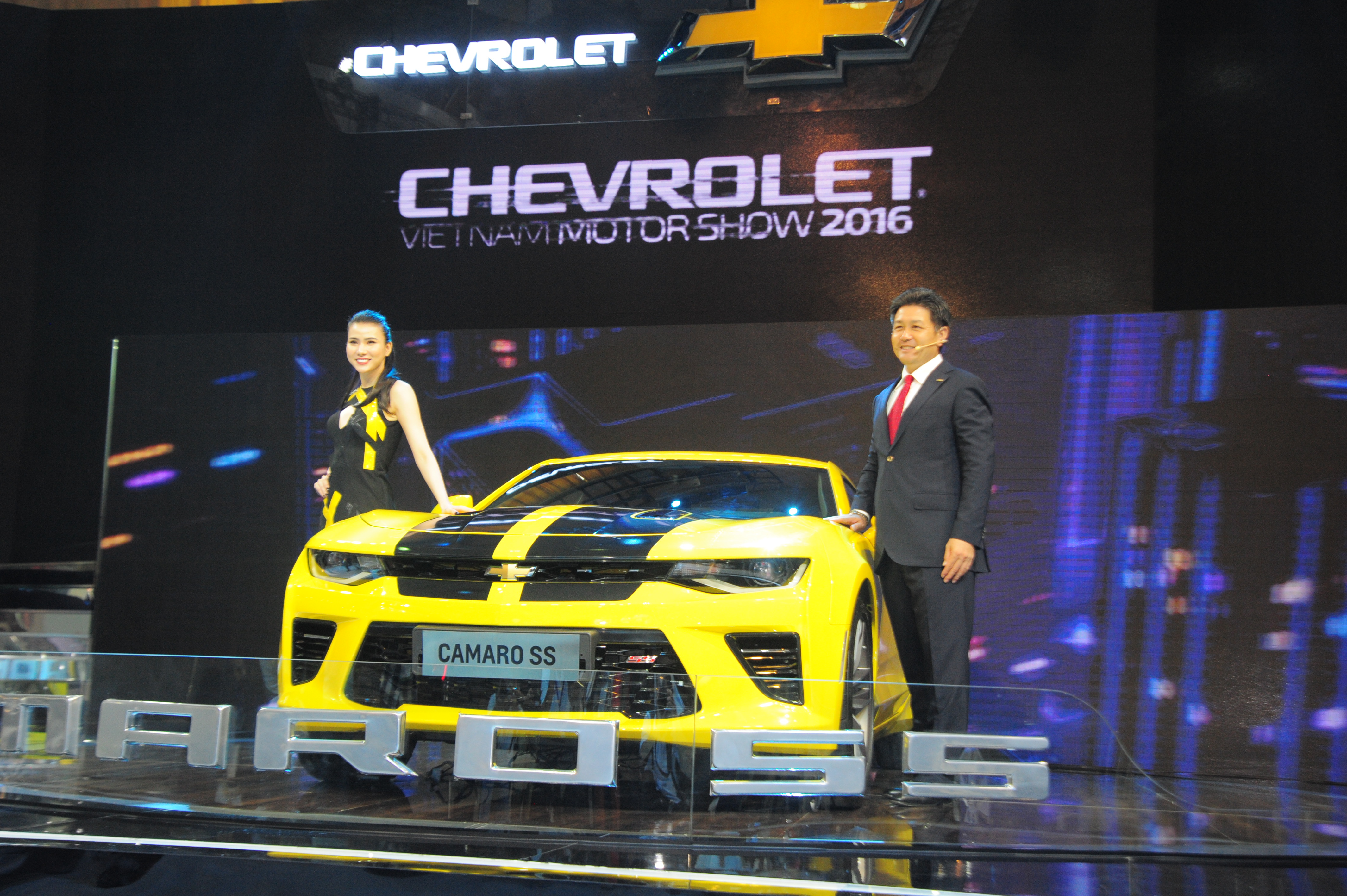 tang toc don dau trien lam o to viet nam 2016 chinh thuc khai man