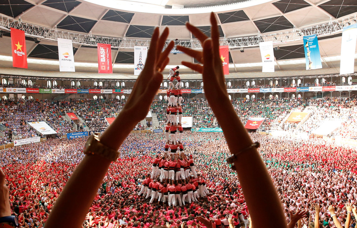 nhung hinh anh an tuong tai le hoi xep thap nguoi o tay ban nha