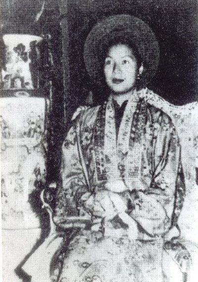 chiem nguong nhan sac chim sa ca lan cua cac hoang hau cong chua noi tieng viet nam