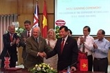 Ký kết Thỏa thuận hợp tác giữa Hội hữu nghị Việt-Anh và Mạng lưới Việt-Anh giai đoạn 2016-2019