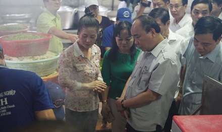 thu tuong an pho binh dan nem com cong nghiep