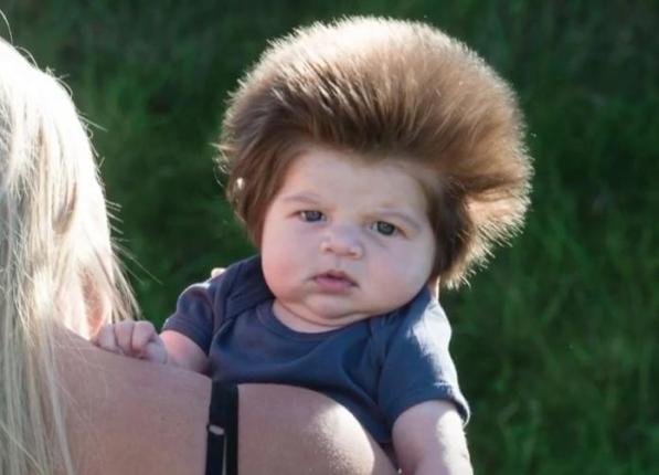 Anh Bé trai 2 tháng tuổi nổi tiếng với mái tóc xù ấn tượng  Thời Đại