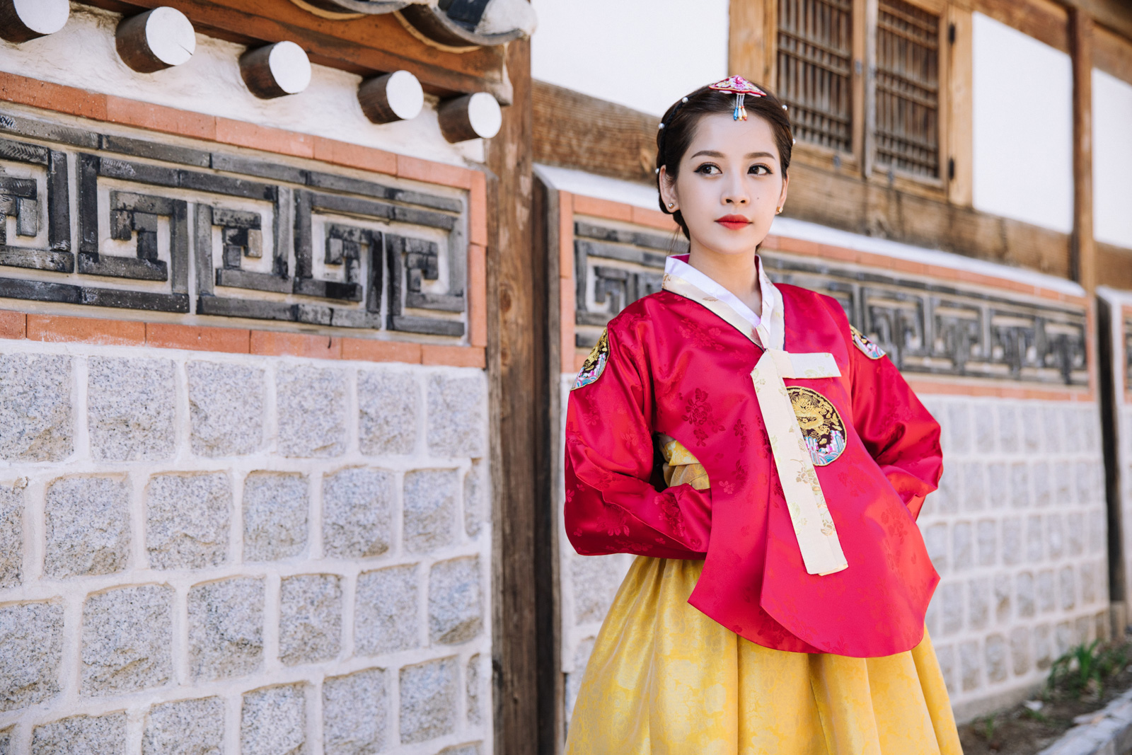 5 hot girl viet dang yeu trong bo trang phuc hanbok