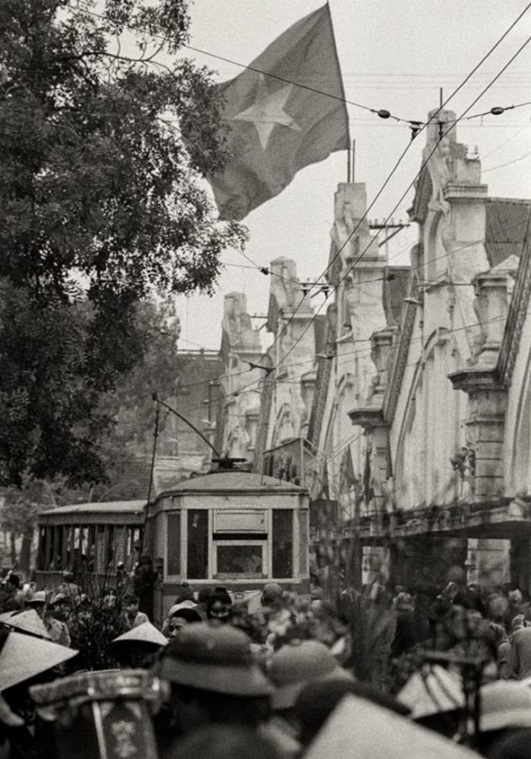ha noi nhung nam dau 80 qua goc nhin dai su anh john ramsden