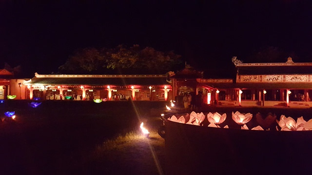 dai noi hue se mo cua don khach vao ban dem