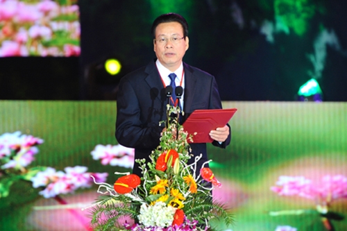 ha giang chinh thuc khai mac le hoi hoa tam giac mach