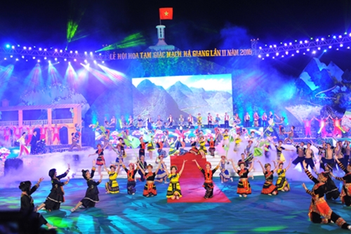 ha giang chinh thuc khai mac le hoi hoa tam giac mach