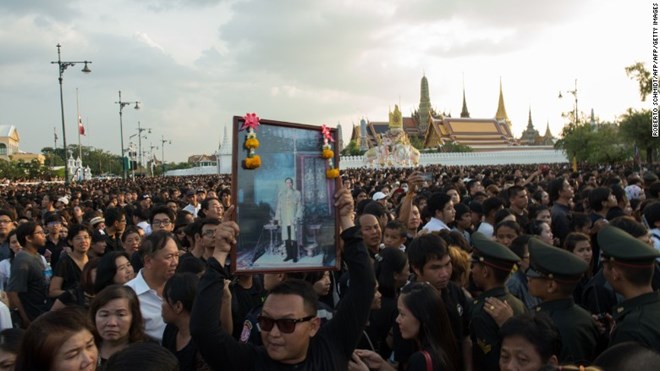cuoc song cua nguoi dan thai lan sau khi nha vua rama 9 bang ha