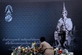 thai lan khong hoan bau cu du quoc vuong bhumibol qua doi