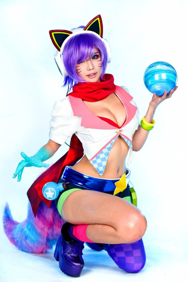 cosplay ahri gia lap cuc quyen ru danh cho fan ham mo lien minh huyen thoai