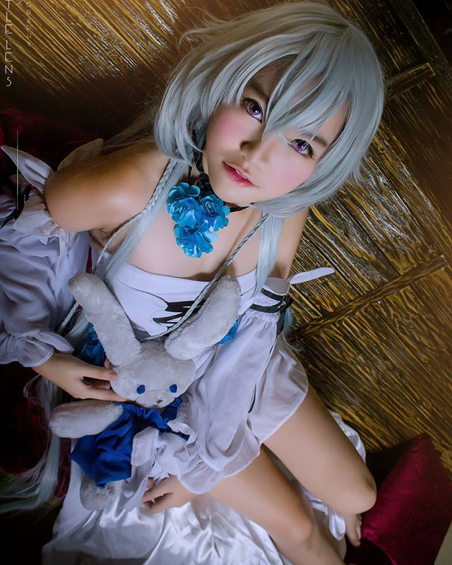 ngo ngang voi loat anh cosplay cuc dep va chat cua chinh nguoi viet