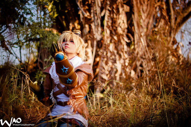 ngo ngang voi loat anh cosplay cuc dep va chat cua chinh nguoi viet