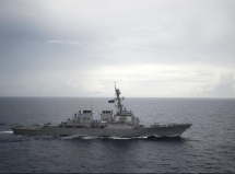 tau khu truc uss decatur cua my tuan tra gan hoang sa tq cho 3 tau ra duoi
