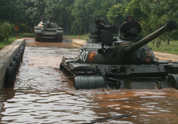 lu doan 202 xe tang bi mat trom va cai ket bat ngo