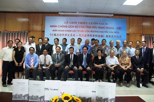 gioi thieu cuon sach minh chung lich su cua tinh huu nghi trung viet