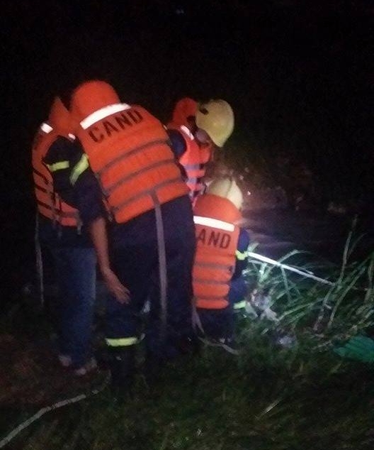 tim thay nam thanh nien bi nuoc cuon troi o dong nai