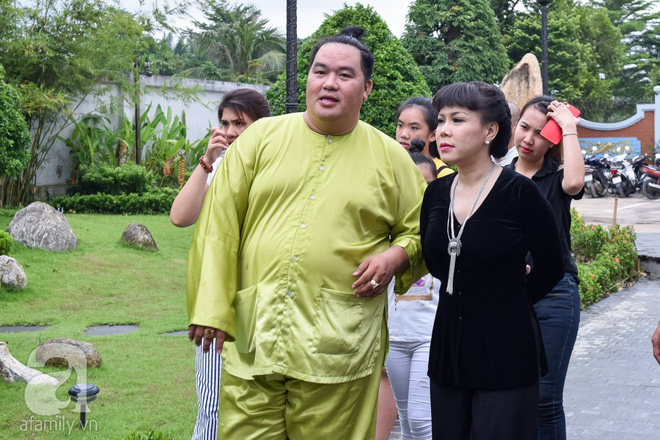 tran thanh le bong dao ba loc tuoi tan di cung to nghiep