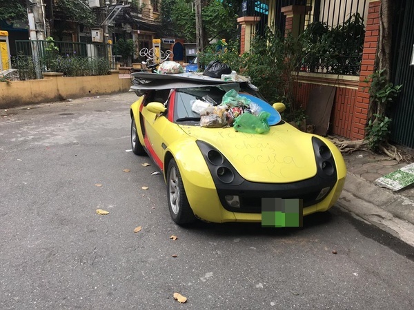 do xe thieu y thuc tai xe smart roadster nhan ngay mon qua dat gia